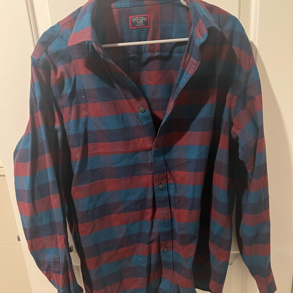 UNTUCKit Casual Button Down Shirt in Blue and Red